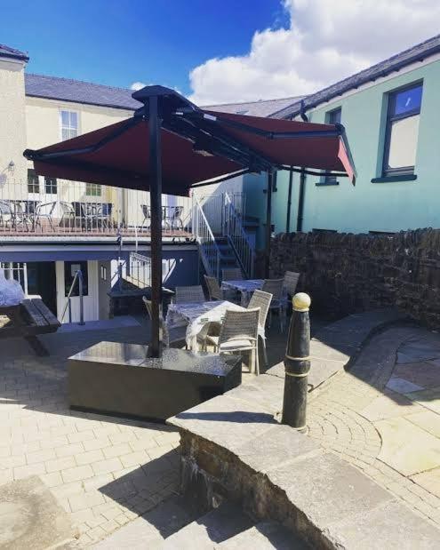 Cambrian Inn Tredegar Buitenkant foto